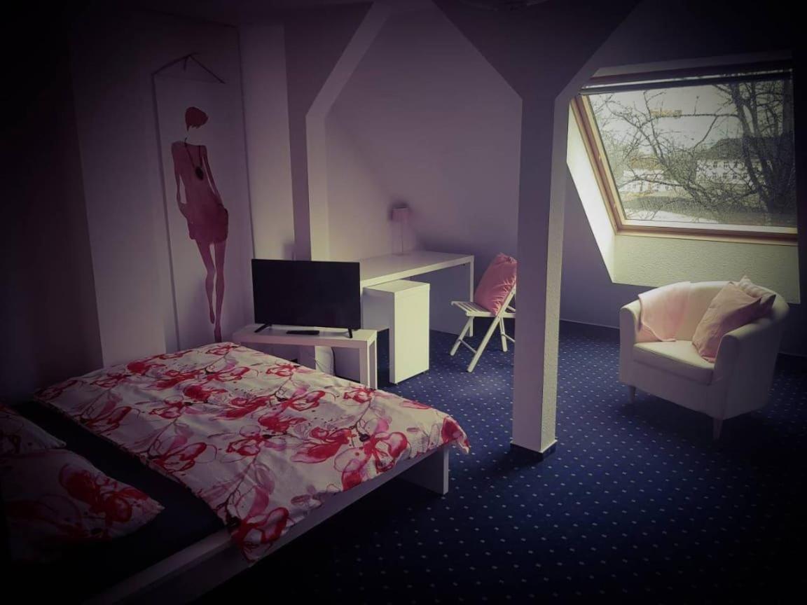 6 Bedroom Private Apartment & Lounge รอสต็อค ภายนอก รูปภาพ